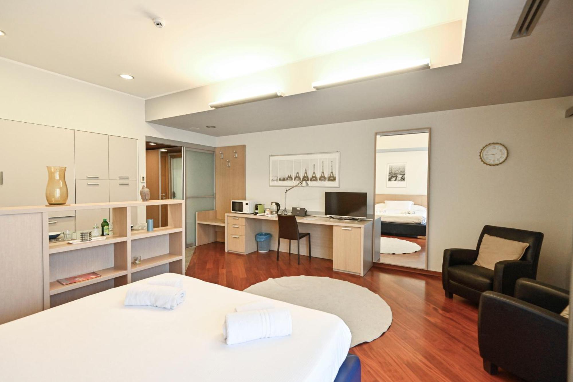 Top Living Apartments - San Salvario Turin Ngoại thất bức ảnh